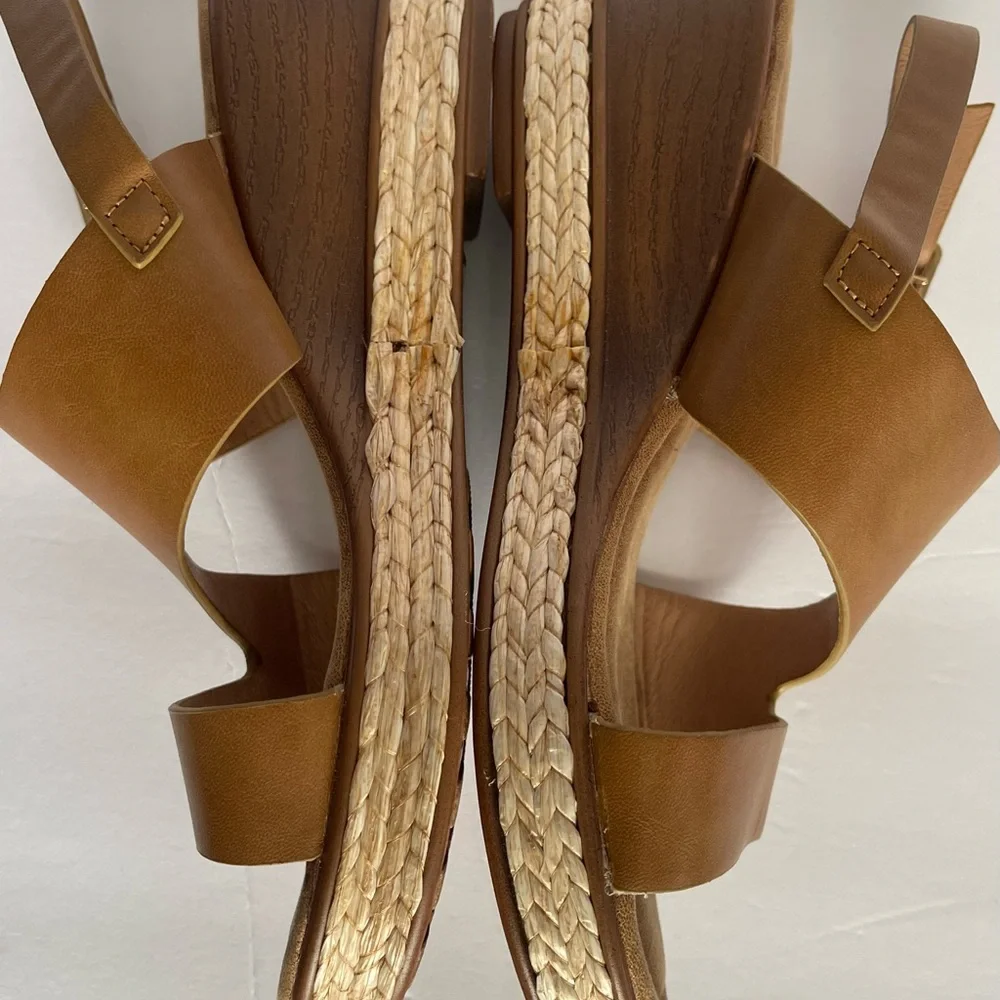 Brown‎ Wedge Shoe Size 7W